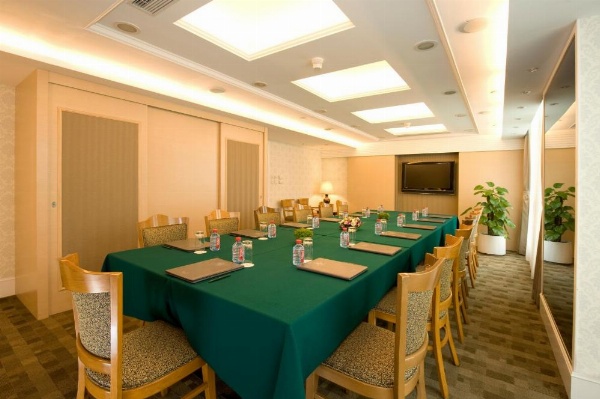 Bishop Lei International House image 19